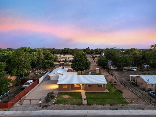 419 Appaloosa Drive, Los Lunas, NM 87031