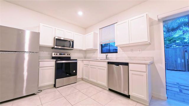 1220 NE 5th Ct, Florida City, FL 33034