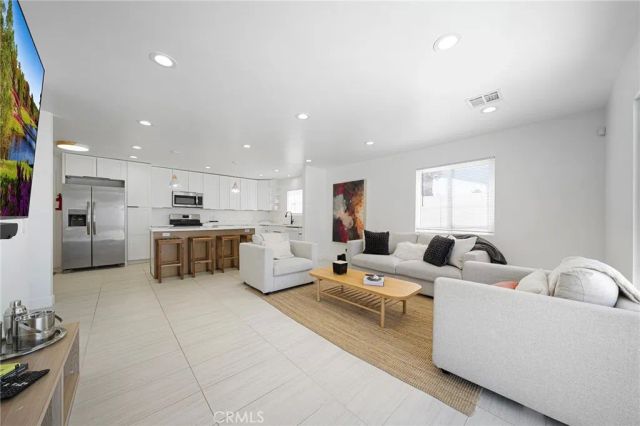 373 W Avenida Cerca, Palm Springs, CA 92262