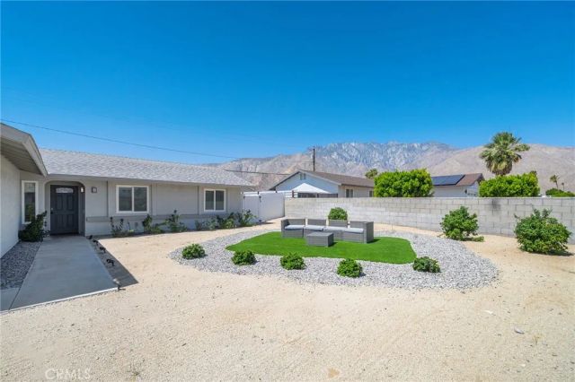 373 W Avenida Cerca, Palm Springs, CA 92262