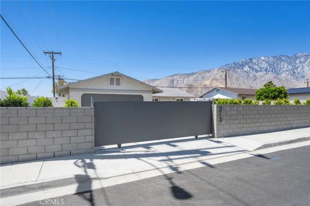 373 W Avenida Cerca, Palm Springs, CA 92262
