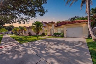 13976 S Cypress Cove Cir, Davie, FL 33325