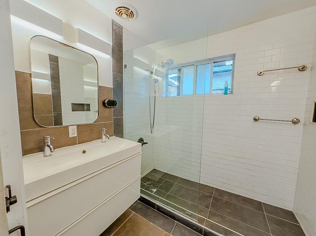 1120 Mark ST, Austin, TX 78721