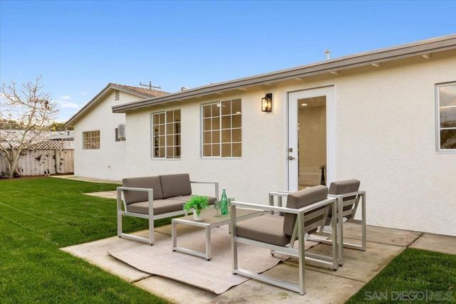 517 Worthington St, Spring Valley, CA 91977