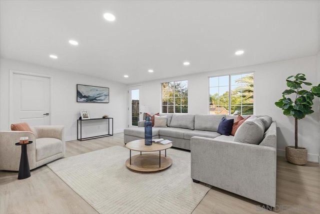 517 Worthington St, Spring Valley, CA 91977