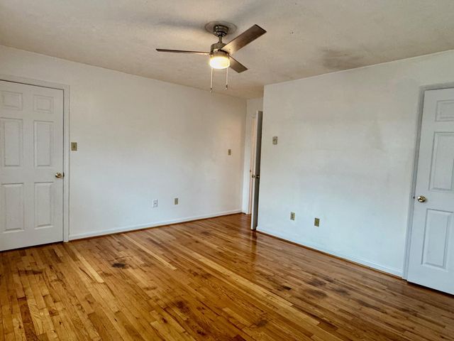 236 NOTTOWAY DR, Stephens City, VA 22655