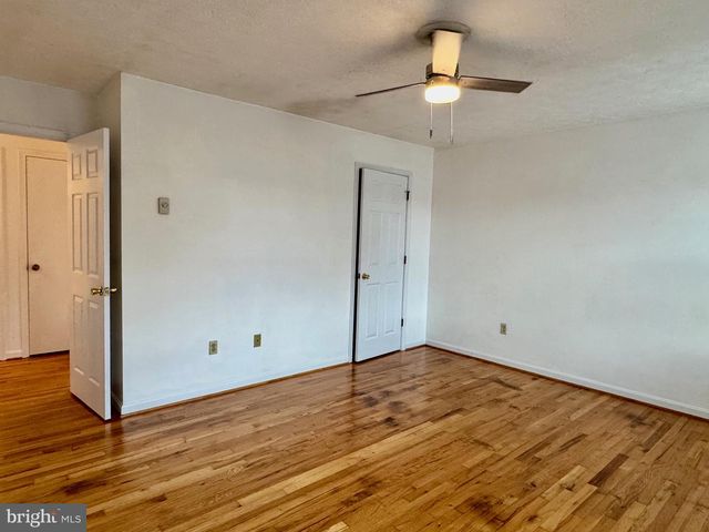 236 NOTTOWAY DR, Stephens City, VA 22655