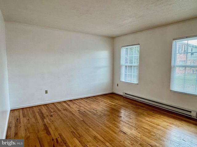 236 NOTTOWAY DR, Stephens City, VA 22655