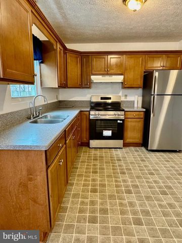 236 NOTTOWAY DR, Stephens City, VA 22655