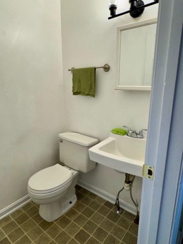 236 NOTTOWAY DR, Stephens City, VA 22655