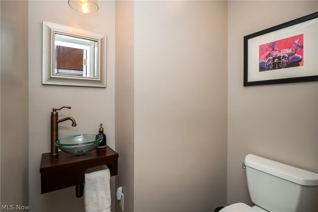 2810 Brentwood Close Street NW, Canton, OH 44708