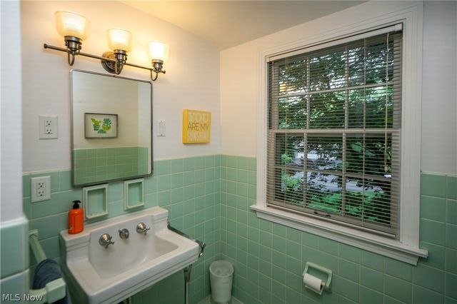 2810 Brentwood Close Street NW, Canton, OH 44708