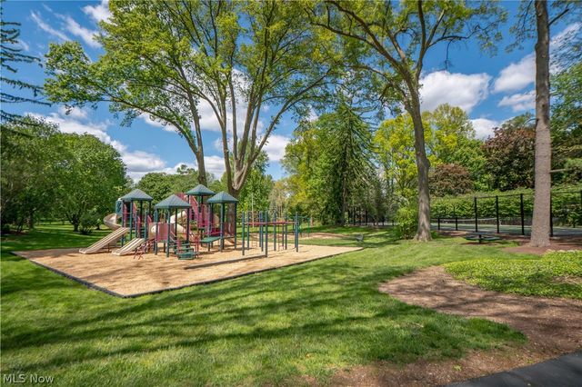 2810 Brentwood Close Street NW, Canton, OH 44708