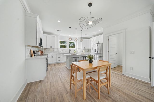 2014 Comstock Avenue, North Charleston, SC 29405