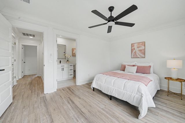 2014 Comstock Avenue, North Charleston, SC 29405