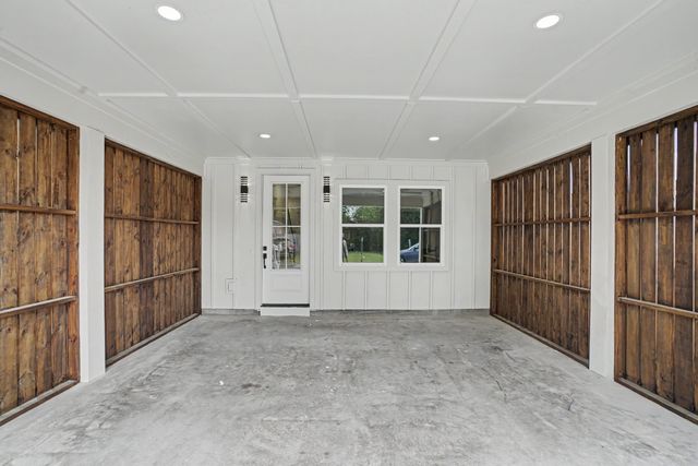 2014 Comstock Avenue, North Charleston, SC 29405