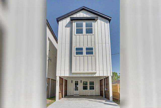 2014 Comstock Avenue, North Charleston, SC 29405