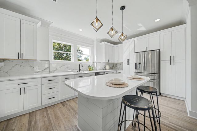 2014 Comstock Avenue, North Charleston, SC 29405