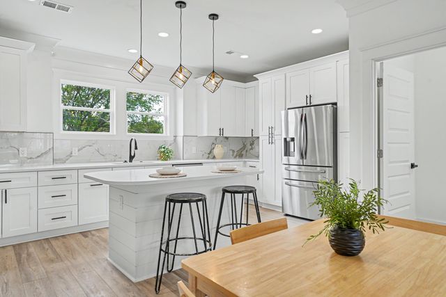 2014 Comstock Avenue, North Charleston, SC 29405