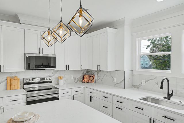 2014 Comstock Avenue, North Charleston, SC 29405