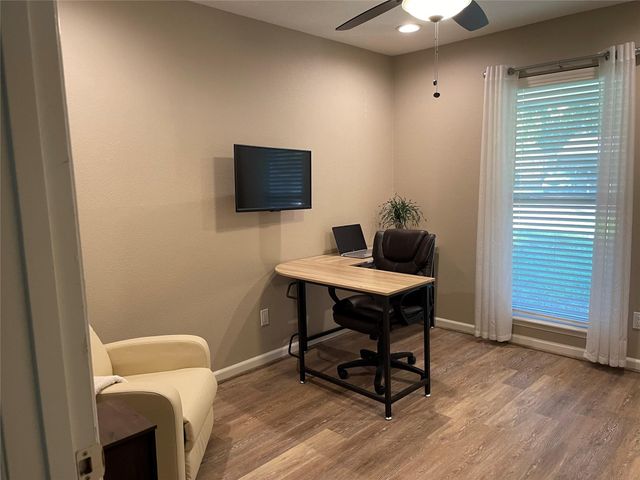 707 Hildred Avenue, Conroe, TX 77303