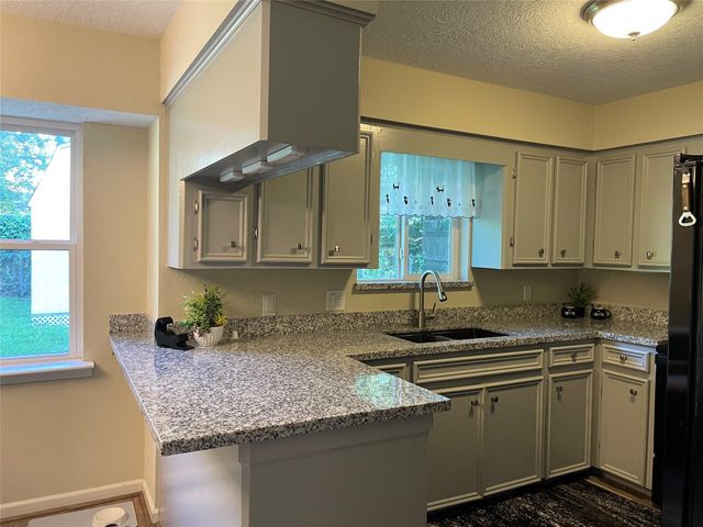 707 Hildred Avenue, Conroe, TX 77303