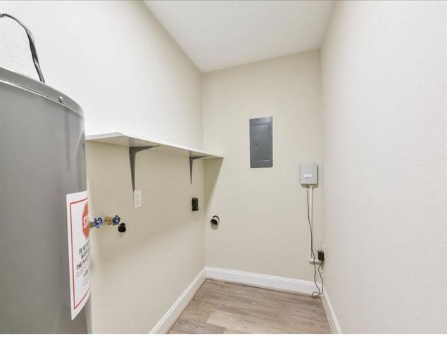 707 Hildred Avenue, Conroe, TX 77303