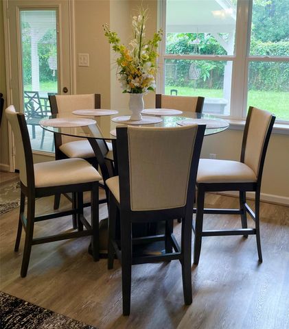 707 Hildred Avenue, Conroe, TX 77303