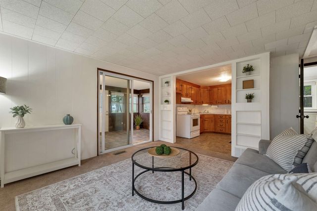 109 Barden Hill Road, Hillsborough, NH 03244