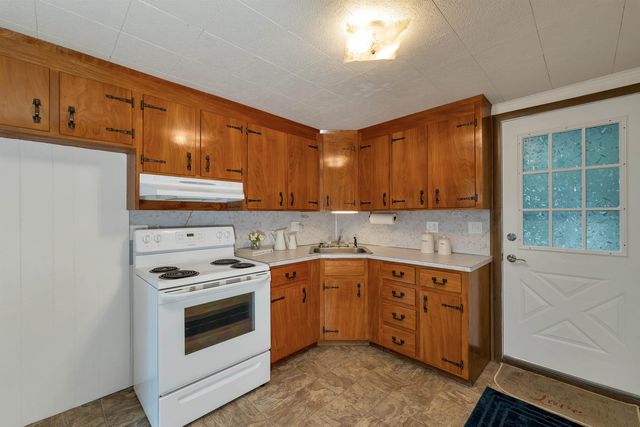 109 Barden Hill Road, Hillsborough, NH 03244