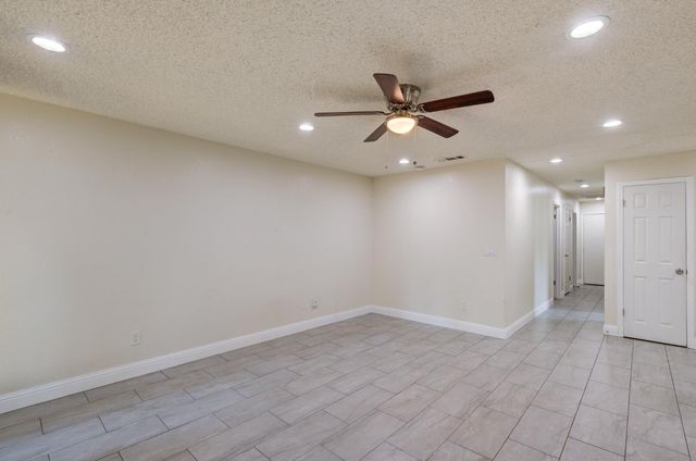5488 E Iowa Avenue, Fresno, CA 93727