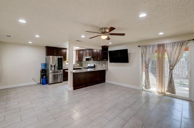 5488 E Iowa Avenue, Fresno, CA 93727
