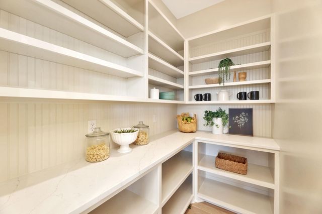 3710 N Crest Cir, Wichita, KS 67226