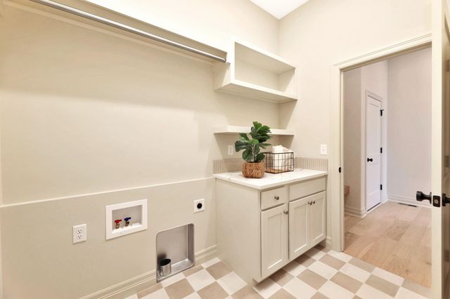 3710 N Crest Cir, Wichita, KS 67226