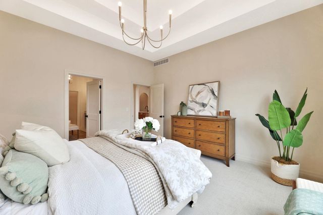 3710 N Crest Cir, Wichita, KS 67226