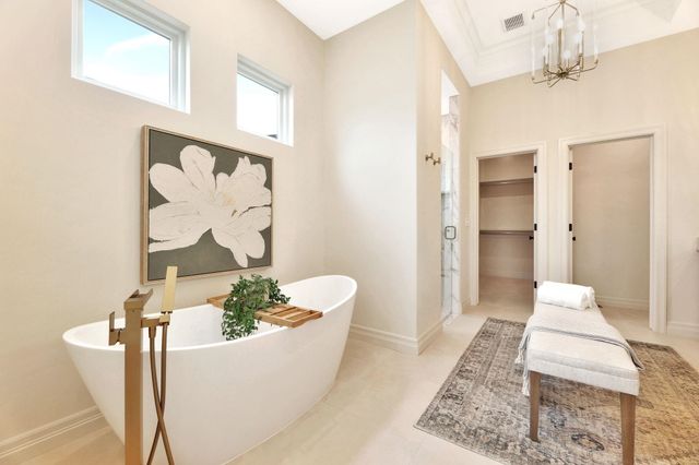 3710 N Crest Cir, Wichita, KS 67226