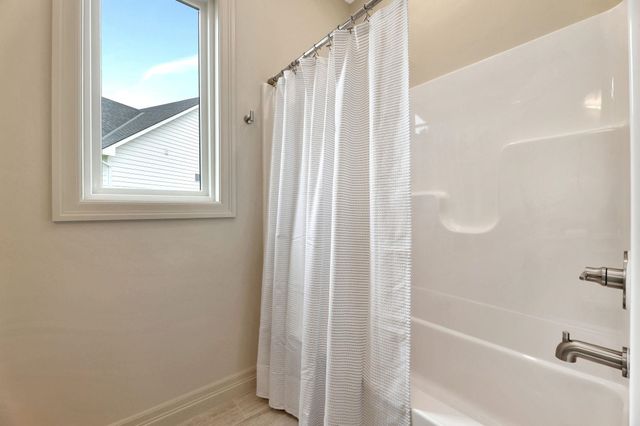 3710 N Crest Cir, Wichita, KS 67226