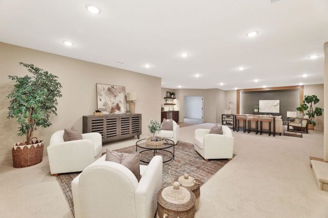 3710 N Crest Cir, Wichita, KS 67226