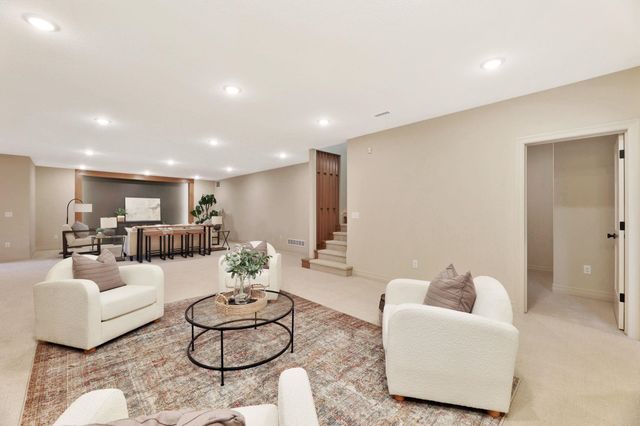 3710 N Crest Cir, Wichita, KS 67226