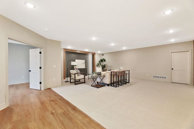 3710 N Crest Cir, Wichita, KS 67226