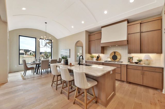 3710 N Crest Cir, Wichita, KS 67226