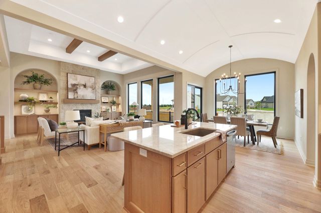 3710 N Crest Cir, Wichita, KS 67226