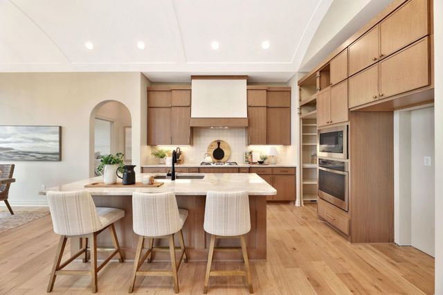 3710 N Crest Cir, Wichita, KS 67226