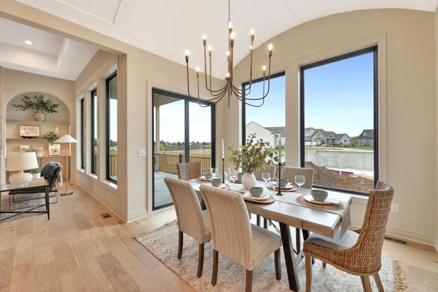 3710 N Crest Cir, Wichita, KS 67226