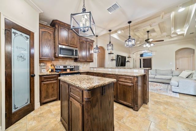 3110 Cowboys Ct, Corpus Christi, TX 78410