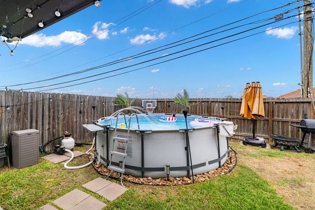 3110 Cowboys Ct, Corpus Christi, TX 78410