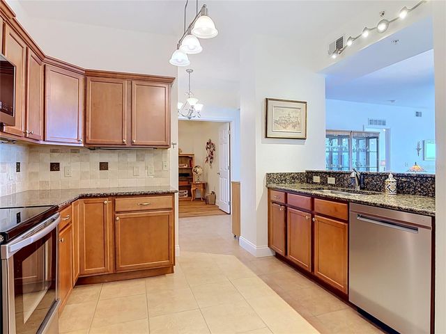 2801 S RIDGEWOOD AVENUE 1111, South Daytona, FL 32119