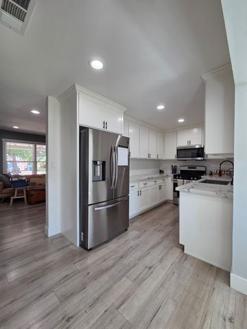 5171 49th St, Sacramento, CA 95820