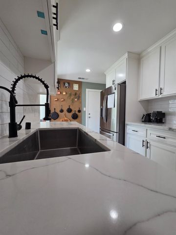 5171 49th St, Sacramento, CA 95820