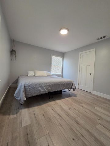 5171 49th St, Sacramento, CA 95820